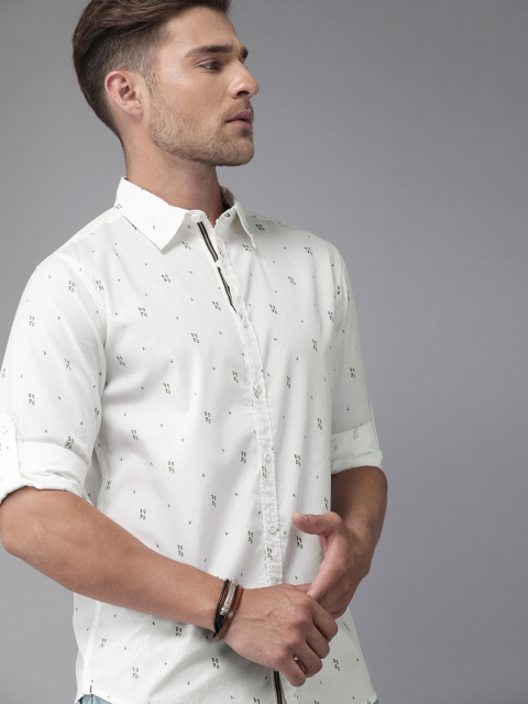 

Roadster Men White & Black Regular Fit Printed Casual Shirt