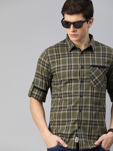 

Roadster Men Olive Green & Navy Blue Regular Fit Checked Casual Shirt
