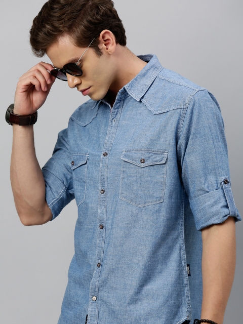 

Roadster Men Blue Regular Fit Solid Chambray Casual Shirt