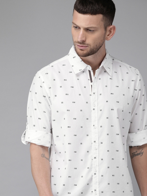 

Roadster Men White & Navy Blue Regular Fit Printed Casual Shirt