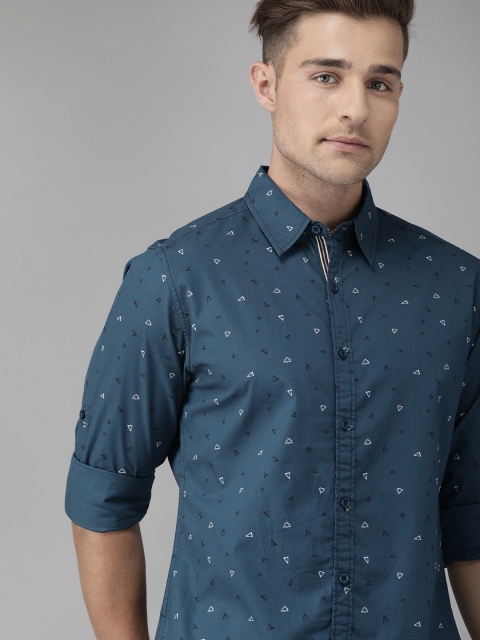 

Roadster Men Teal Blue Regular Fit Printed Casual Shirt