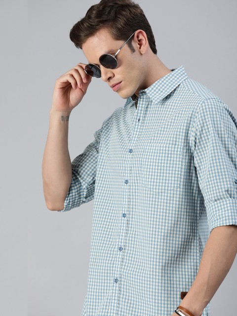 

Roadster Men Blue & White Regular Fit Checked Casual Shirt