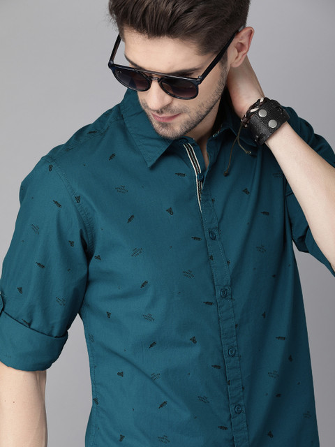

Roadster Men Teal Blue & Black Regular Fit Printed Casual Shirt