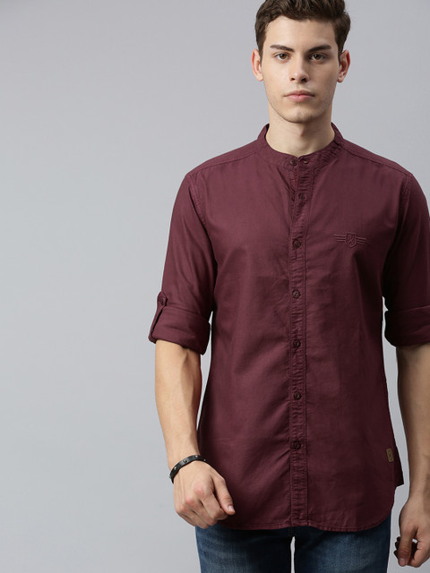 

Roadster Men Maroon Regular Fit Solid Casual Shirt