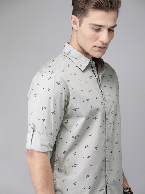 

Roadster Men Grey & Black Regular Fit Printed Casual Shirt