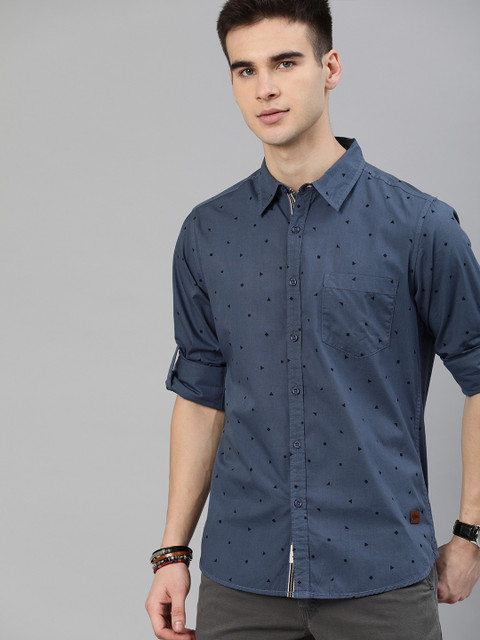

Roadster Men Teal Blue & Black Regular Fit Geometric Printed Casual Shirt