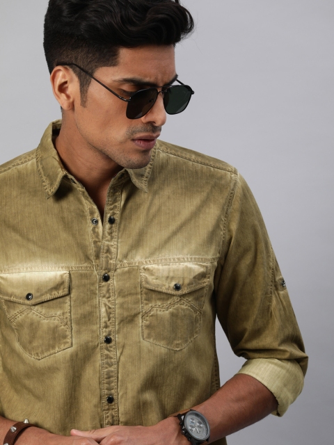 

Roadster Men Khaki Regular Fit Faded Casual Chambray Shirt