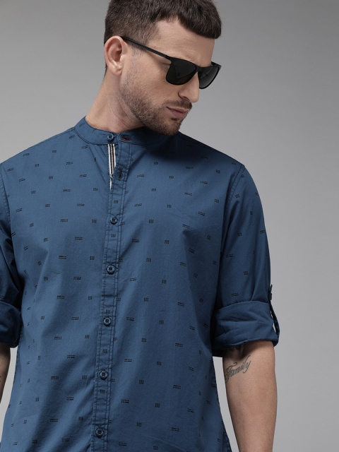 

Roadster Men Blue & Black Regular Fit Printed Casual Shirt