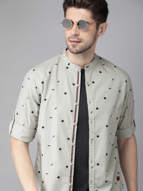 

Roadster Men Grey & Black Regular Fit Printed Casual Shirt