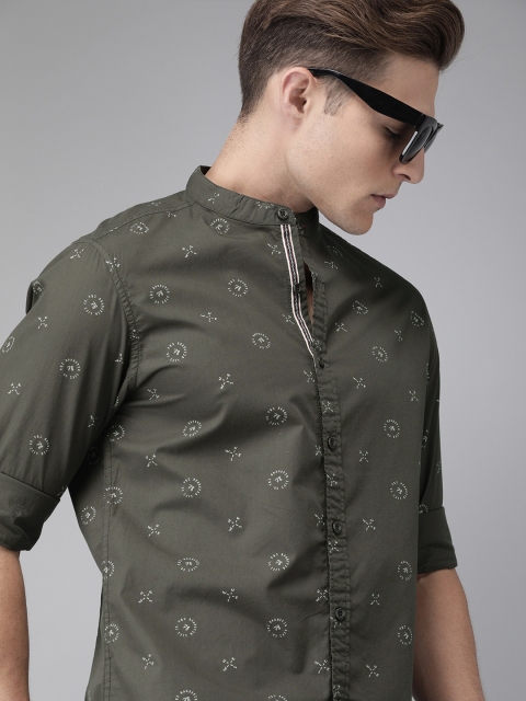 

Roadster Men Charcoal Grey & White Regular Fit Printed Casual Shirt