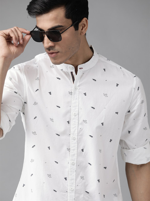 

Roadster Men White & Navy Blue Regular Fit Printed Casual Shirt