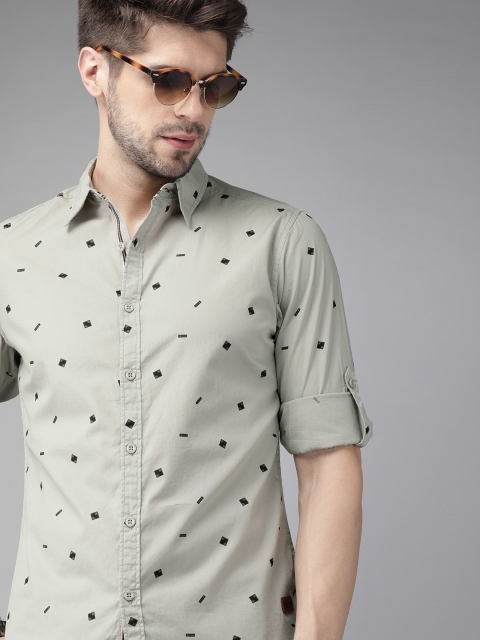 

Roadster Men Grey & Black Regular Fit Printed Casual Shirt