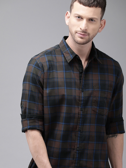 

Roadster Men Coffee Brown & Black Regular Fit Checked Casual Shirt