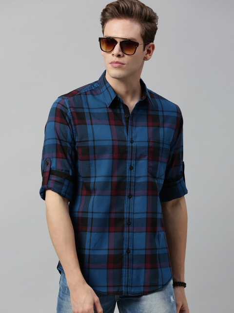 

Roadster Men Blue & Black Regular Fit Checked Casual Shirt