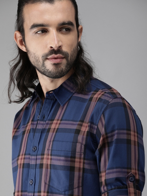 

Roadster Men Blue & Brown Regular Fit Checked Casual Shirt