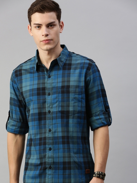 

Roadster Men Blue & Black Regular Fit Checked Casual Shirt