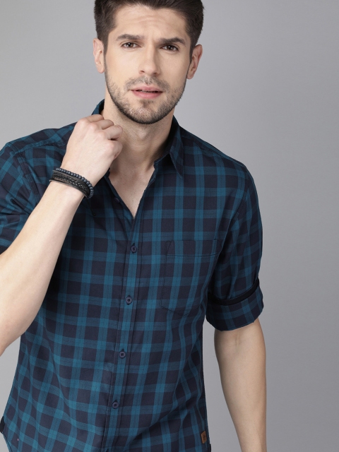 

Roadster Men Blue Regular Fit Checked Casual Shirt