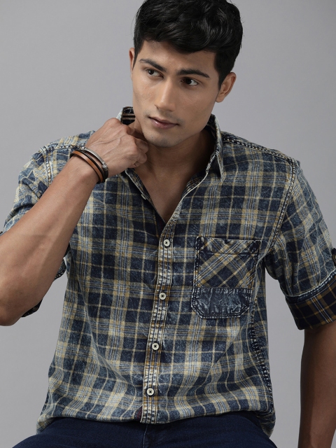 

Roadster Men Blue Checked Pure Cotton Casual Shirt