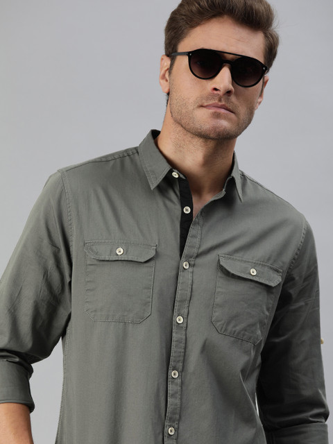 

Roadster Men Grey Regular Fit Solid All day protection Shirt