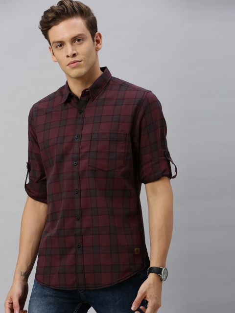 

Roadster Men Burgundy & Olive Green Regular Fit Checked Casual Shirt