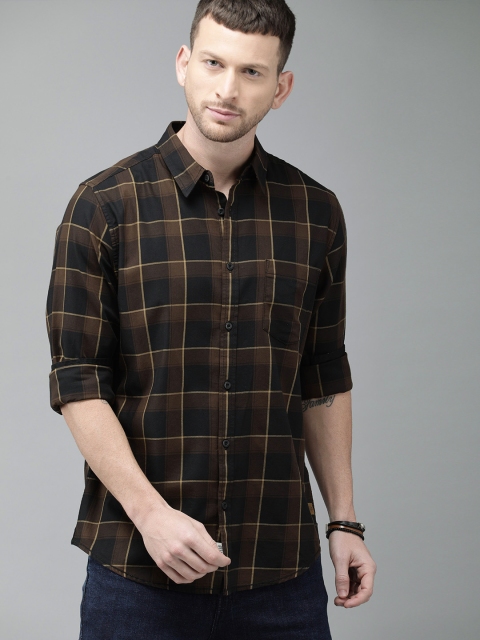 

Roadster Men Coffee Brown & Black Regular Fit Checked Casual Shirt
