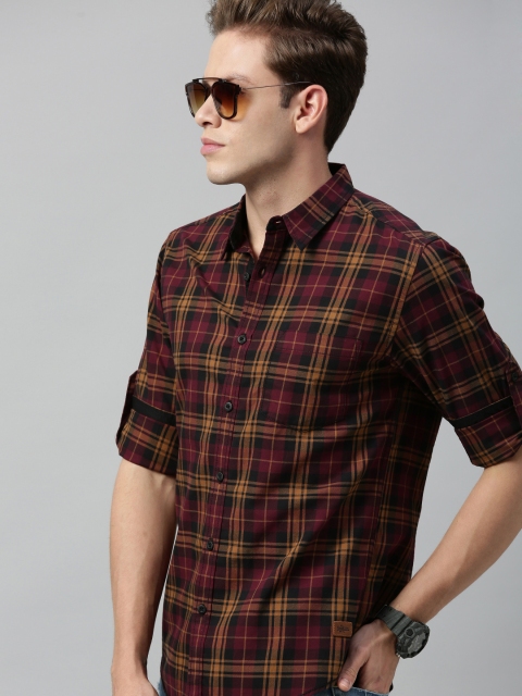 

Roadster Men Maroon & Black Regular Fit Checked Casual Sustainable Shirt