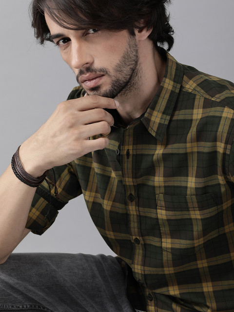 

Roadster Men Khaki & Brown Regular Fit Checked Casual Shirt