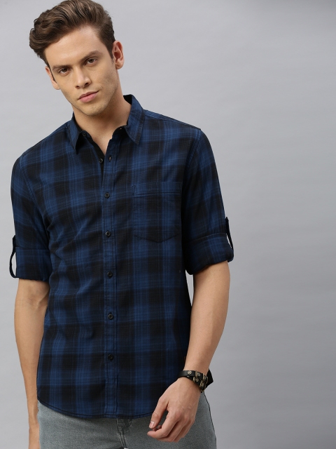 

Roadster Men Navy Blue & Black Regular Fit Checked Casual Shirt
