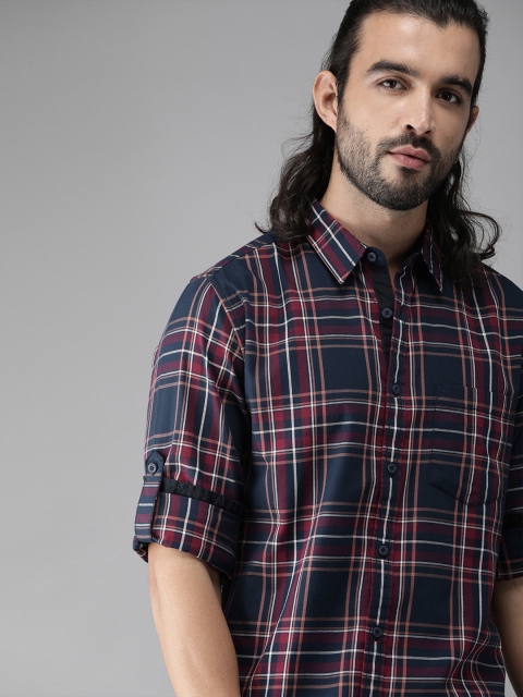 

Roadster Men Navy Blue & Burgundy Regular Fit Checked Casual Shirt