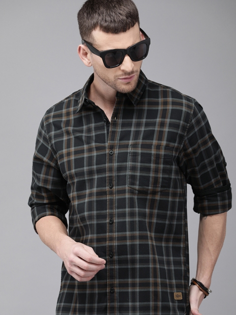 

Roadster Men Black & Grey Regular Fit Checked Casual Shirt