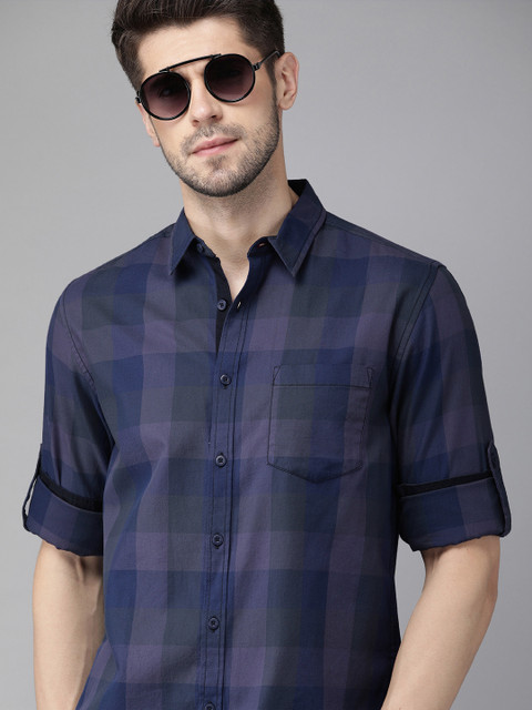 

Roadster Men Navy Blue & Grey Regular Fit Checked Casual Shirt