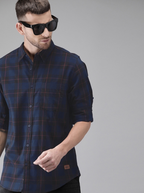 

Roadster Men Navy Blue & Black Regular Fit Checked Casual Shirt