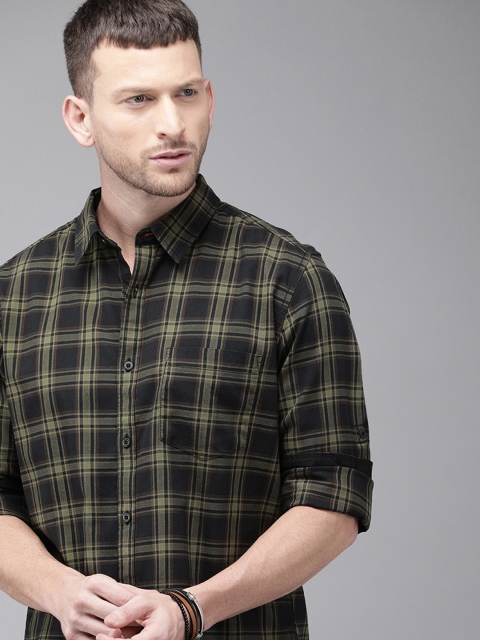 

Roadster Men Black & Olive Green Regular Fit Checked Casual Shirt