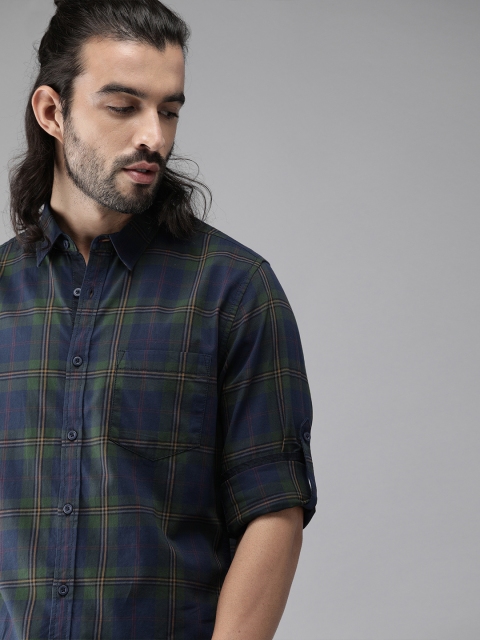 

Roadster Men Blue & Green Regular Fit Checked Casual Shirt