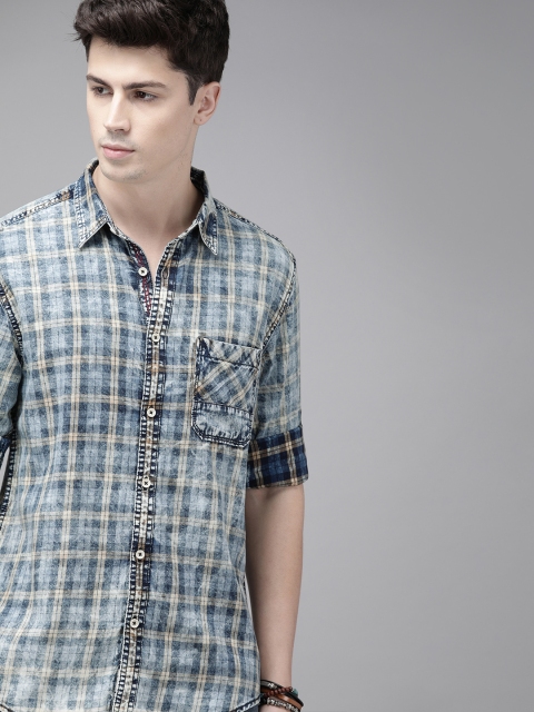 

Roadster Men Blue & Khaki Regular Fit Checked Casual Shirt