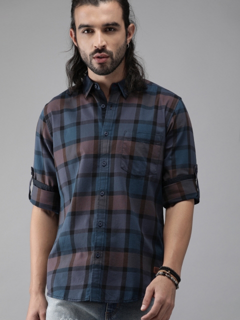 

Roadster Men Navy Blue & Black Regular Fit Checked Casual Shirt