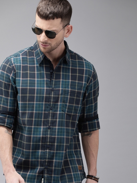 

Roadster Men Navy Blue & White Regular Fit Checked Casual Shirt