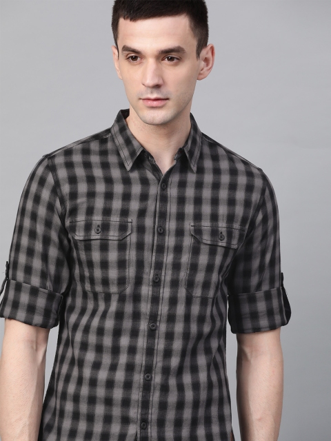 

Roadster Men Black & Grey Regular Fit Checked Casual Shirt