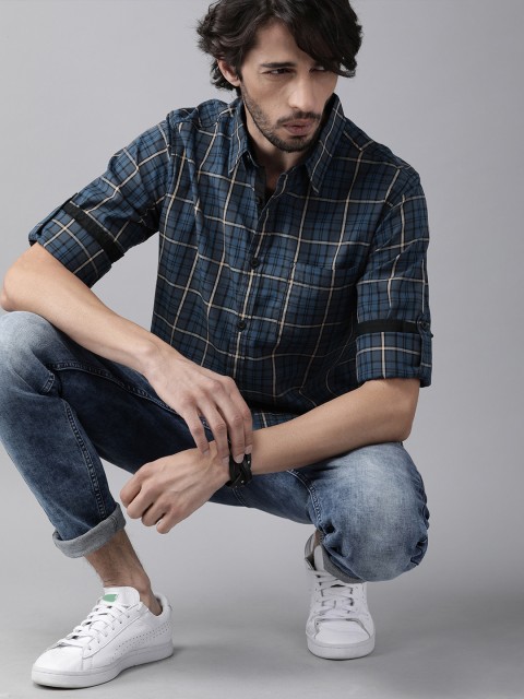 

Roadster Men Blue & Beige Regular Fit Checked Casual Shirt