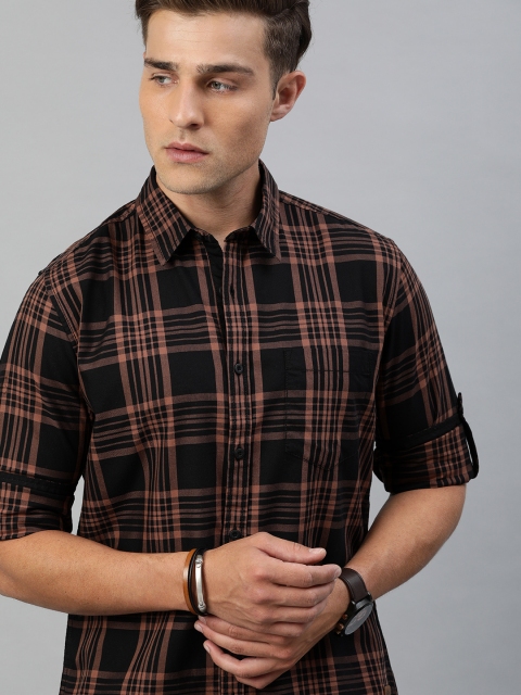 

Roadster Men Black & Peach-Coloured Regular Fit Checked Casual Shirt