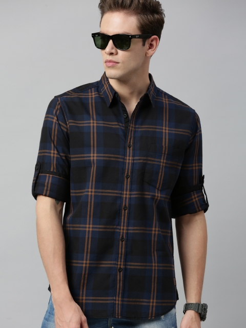 

Roadster Men Black & Mustard Yellow Regular Fit Checked Casual Shirt