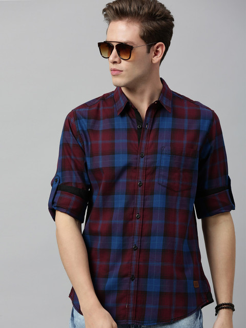 

Roadster Men Maroon & Blue Regular Fit Checked Casual Shirt