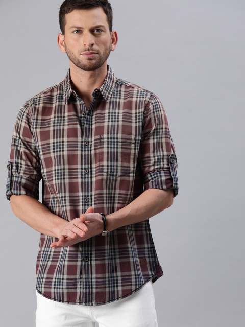 

Roadster Men Burgundy & Grey Regular Fit Checked Casual Shirt