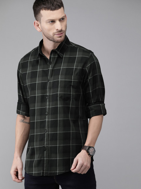 

Roadster Men Black & Grey Regular Fit Checked Casual Shirt