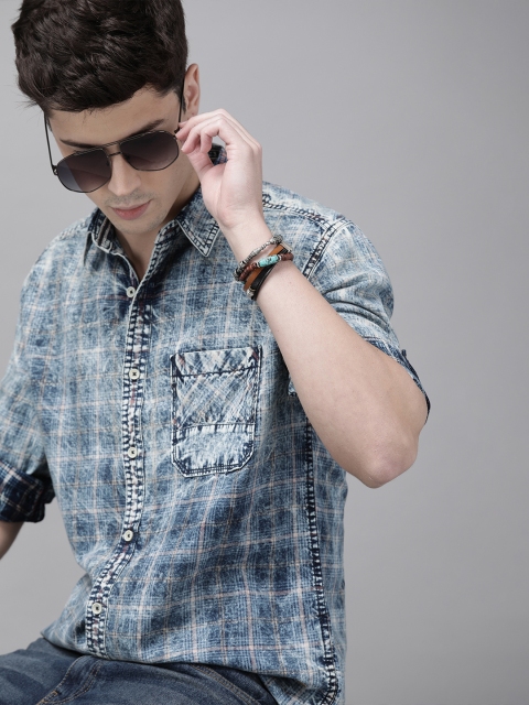 

Roadster Men Blue Regular Fit Faded Casual Shirt
