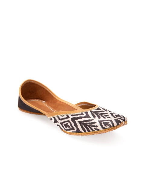 

Jivaana Women Grey & Off-White Printed Leather Mojaris