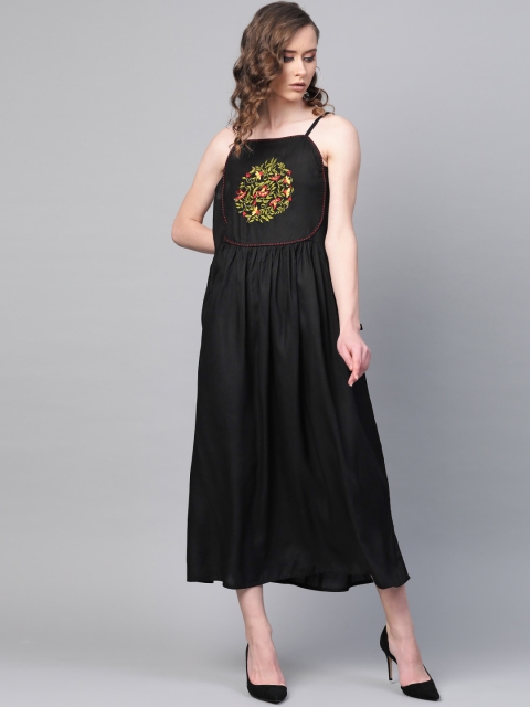 

clorals Women Black Embroidered Detail Maxi Dress