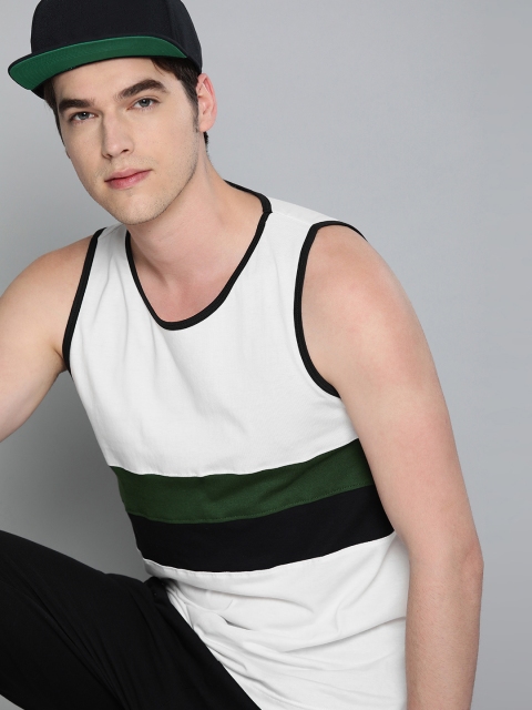 

HERE&NOW Men White & Black Striped Round Neck T-shirt