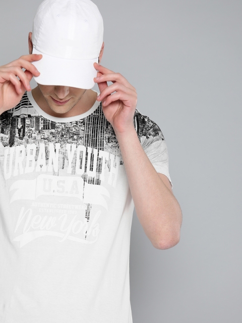 

HERE&NOW Men White & Black Printed Round Neck T-shirt