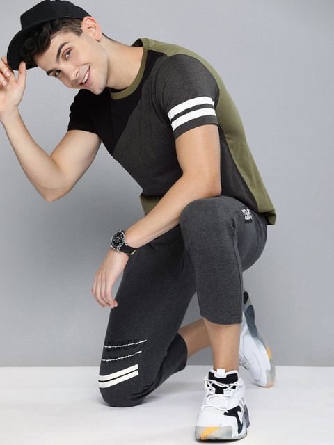 

HERE&NOW Men Olive Green & Charcoal Grey Colourblocked Round Neck T-shirt